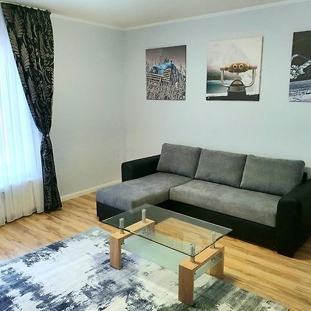 Urban Retreat Luxury Hideaway Apartment Oradea Exterior photo